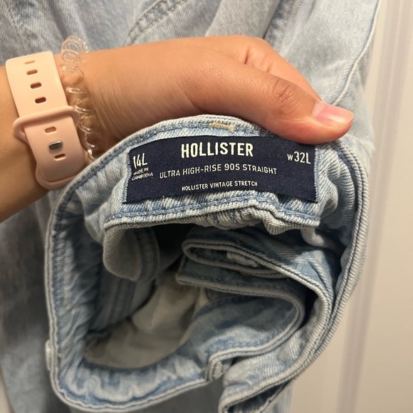 Hollister Ultra HW 90s Straight Jeans - Picture 2 of 4